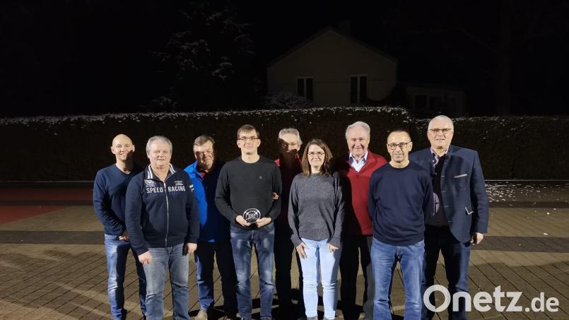 Neuwahlen standen im Mittelpunkt der Jahreshauptversammlung der Eisstockabteilung. Bild: Georg Kick/exb