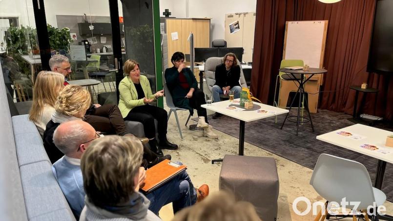 Susanne Horn (im grünen Blazer) berichtete von ihren Erfahrungen als Chefin in verschiedenen Betrieben. Bild: jzk
