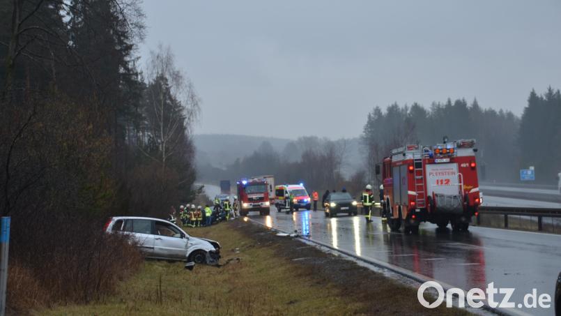 Bei einem Frontalzusammenstoß am Mittwochnachmittag bei Starkregen auf der Kreisstraße zwischen Lohma und Zengerhof sind zwei Personen schwer verletzt worden. Bild: dob