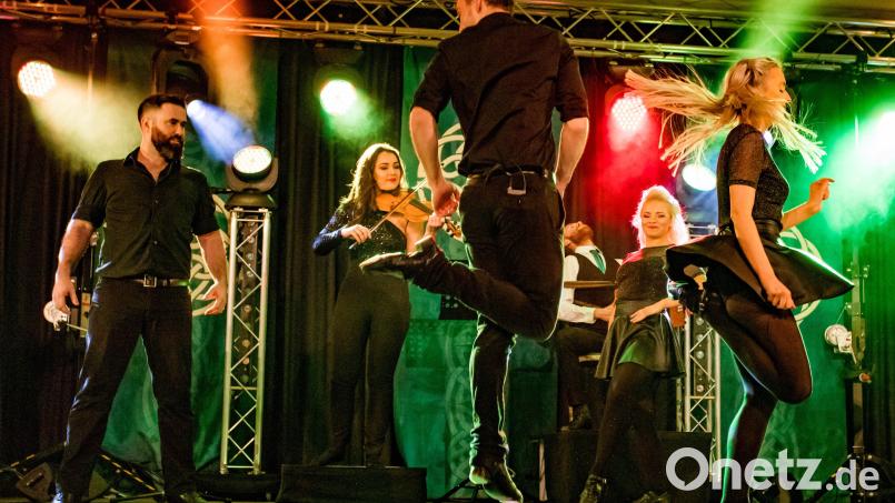 Celtic Rhythms: Die irischen Ausnahmetänzer gastieren am Donnerstag, 2. März, in der Schwarzachtalhalle. Bild: Celtic Rhythms/exb