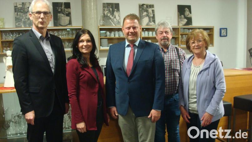 Neuwahlen gab es beim Förderverein Museumslandschaft Mitterteich. Im Bild (von links) Kassierer Eduard Frank, Vorsitzende Marion Papsch, die beiden Stellvertreter Stefan Grillmeier und Günter Eckstein sowie Schriftführerin Veronika Csakli. Bild: wmr