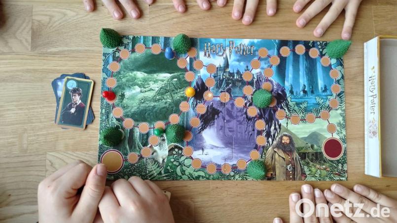 Der erste Spieletreff im Dorfladen-Café war für die Verantwortlichen ein voller Erfolg. Die Veranstaltung soll nun ein Mal im Monat stattfinden. Bild: Steinwaldnetz/exb