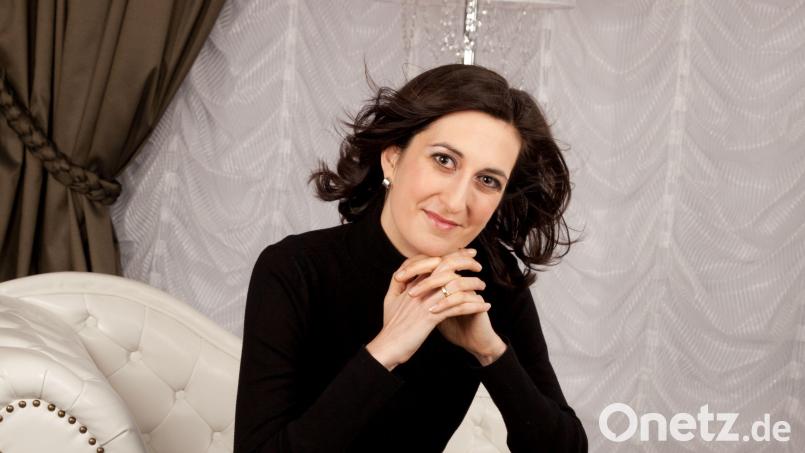 Nicole Glamsch nähert sich Max Reger an: Am 19. März im Amberger Stadttheater. Bild: Studioart Photography/exb