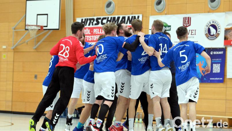 Auch nach ihrem 17. Saisonspiel bejubelte die SG Auerbach/Pegnitz einen Sieg. Der verlustpunktfreie Spitzenreiter kann nun am Sonntag im Heimspiel gegen die TS Herzogenaurach ihr Meisterstück machen. Archivbild: Hubert Ziegler