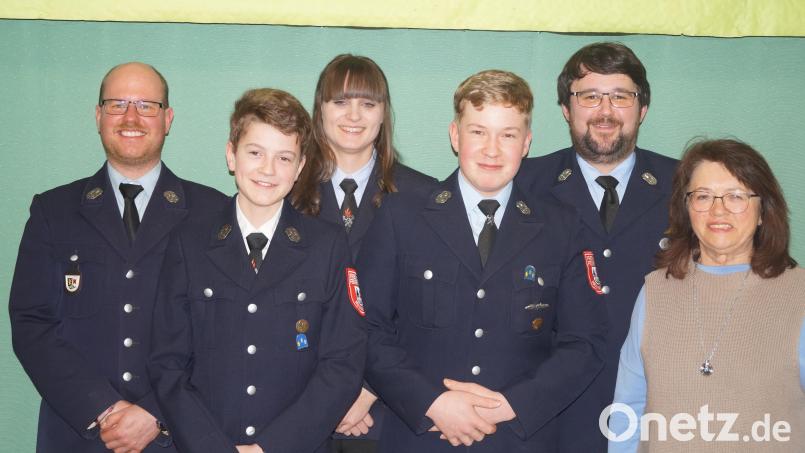 Bei der Jahreshauptversammlung der Feuerwehr Neunaigen wurde auch die Feuerwehrjugend für ihr Engagement geehrt. Bild: Krös/exb