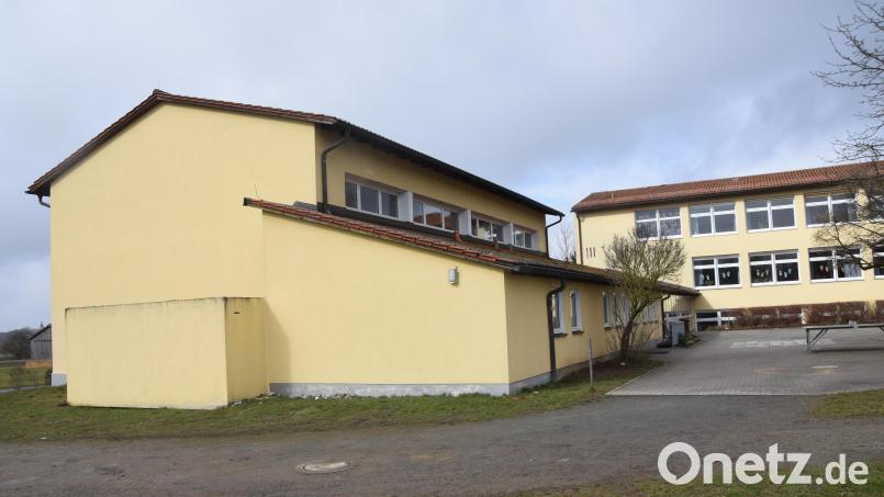 Ein salopper Anbau an die Turnhalle ist für Bürgermeister Rudolf Schopper keine Option. Dies hatte die Fraktion der CSU im Gemeinderat beantragt. Bild: fz