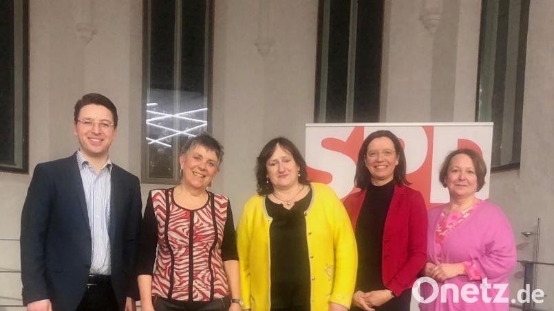 Der SPD-Kreisverband Schwandorf feierte nach vielen Jahren wieder mit einer eigenen Veranstaltung den Weltfrauentag. Bild: Josef Götz/exb