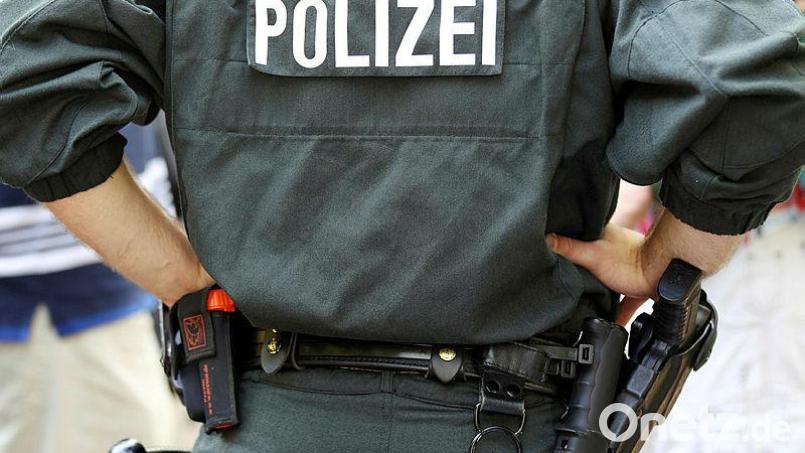 Die Beamten fanden bei einer Kontrolle eines 24-Jährigen einen angerauchten Joint. Symbolbild: Oliver Berg/dpa