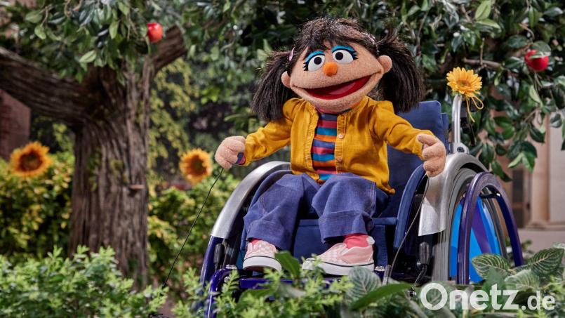 Die neue Bewohnerin der „Sesamstraße“ Elin hat ein großes Interesse an Technik und Zahlen, sie bastelt gern und findet dabei auch oft überraschende Lösungen. Bild: Georg Wendt/dpa