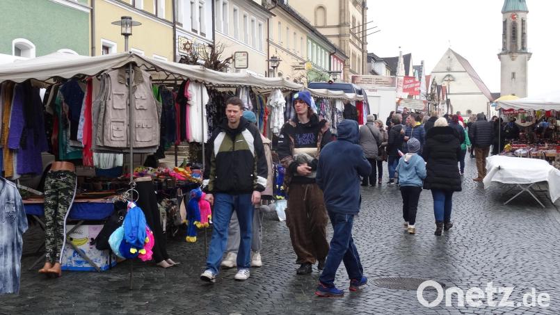Die Einkaufstour der Besucher fiel ziemlich kurz aus. Nur wenige Fieranten hatten am Sonntag den Weg nach Kemnath angetreten. Bild: ak