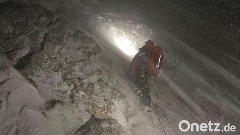 Rettungskräfte in Ramsau bei Berchtesgaden suchen am Hochkalter nach einem vermissten Wanderer. Bild: Bergwacht Ramsau/dpa/Archivbild