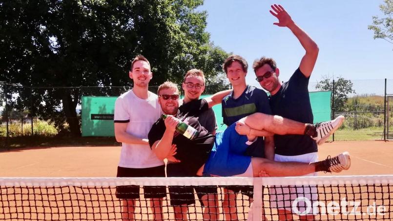 Die erfolgreiche Herrenmannschaft der DJK Weiden (von links): Mannschaftsführer Justin Butler, Wolfgang Zehend, Felix Schuster, Christoph Weig und Matthias Rothballer. Nicht im Bild Christoph Sommer. Bild: Justin Butler/exb