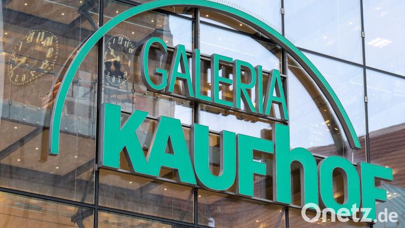 Galeria Karstadt Kaufhof schließt die Filiale in Regensburg. Nun hat sich offenbar ein Interessent für den Standort in der Innenstadt gemeldet. Symbolbild: Hendrik Schmidt/dpa