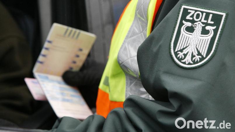 Der Zoll hat Räumlichkeiten des Pflegedienstes durchsucht und umfangreiche Unterlagen sichergestellt. Diese werden jetzt gesichtet. Bild: exb