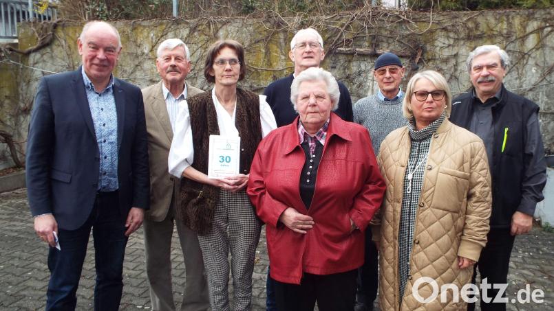 Die Siedlergemeinschaft Haselmühl ehrt langjährige Mitglieder (von links): Bürgermeister Roland Strehl, Vorsitzender Heinrich Schäfer, Karin Donhauser, Rudi Buberl, Heidemarie Niedermeier, Udo Boecke , Rita Keilholz und Bezirksvorsitzender Reinhard Ott. Bild: e