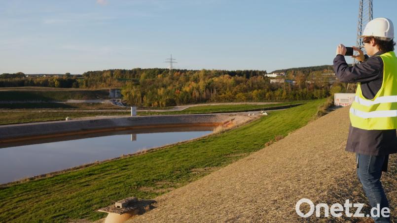 An der Sanierung des Entwässerungssystems und der Sickerwasseraufbereitung im „Geotop Nr.99“ beteiligt sich die Gemeinde Wackersdorf mit einem Betrag von 1,4 Millionen Euro. Bild: Hirsch
