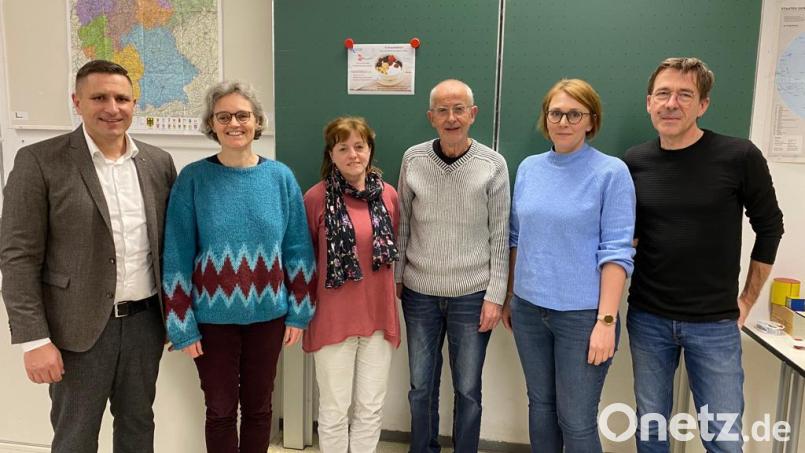 Der neue Vorstand mit (von links) Wahlleiter Marcus Gradl, Barbara Dötsch, Martina de Morais Lopes, Franz Geigenberger, Maria Buchfelder und Andreas Demleitner Bild: myd