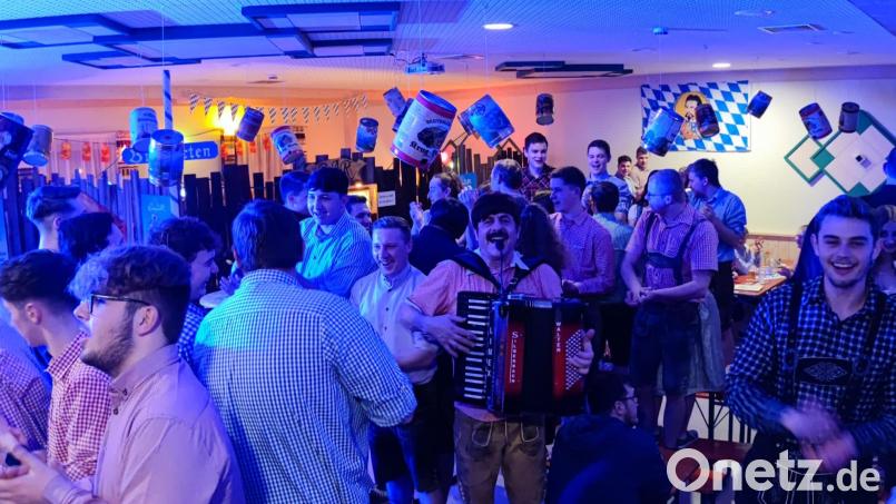 Eine gute Stimmung herrschte beim Starkbierfest in Kastl bei Kemnath. Bild: Jägermeisterstammtisch Kastl bei Kemnath/exb