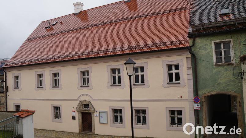 Im Dachgeschoss der Fronfeste soll das Schaudepot entstehen, das mit erhaltenswerten Exponaten aus dem früheren Museumsdepot im Dachgeschoss des alten Schlosses bestückt wird. Bild: wel