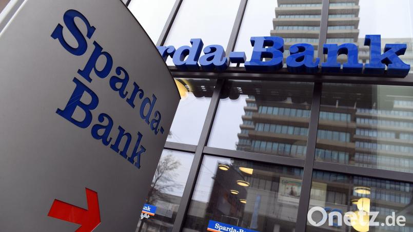 Die Sparda-Bank Ostbayern konnte ihre Bilanzsumme im vergangenen Jahr auf 3,14 Milliarden Euro steigert. Symbolbild: Peter Kneffel/dpa