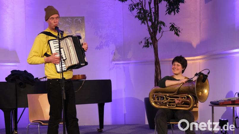 Maxi Pongratz und Theresa Loibl gastierten in der Schwandorfer Spitalkirche. Bild: Hirsch