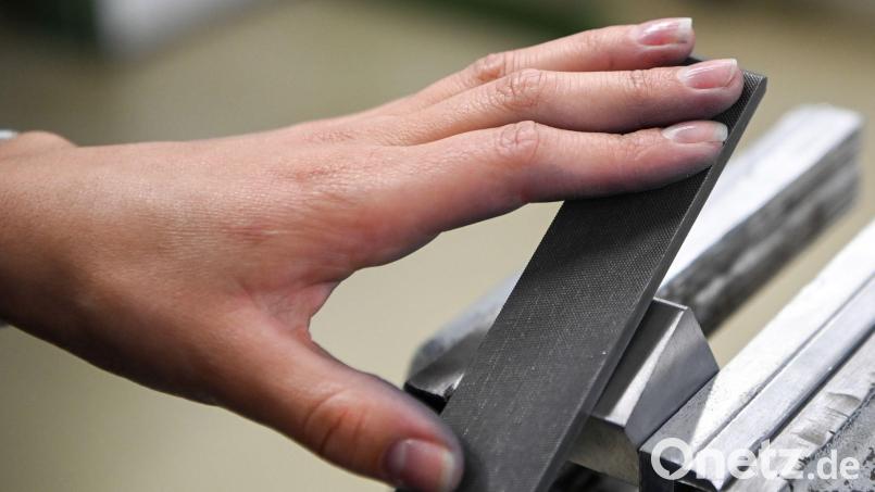 Bei der Suche nach dem richtigen Ausbildungsplatz will die Arbeitsgemeinschaft Frankenpfalz jungen Leuten behilflich sein. Symbolbild: Jens Kalaene/dpa