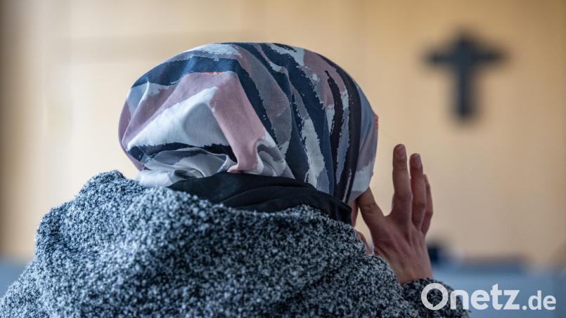 Die Angeklagte sitzt im Gerichtssaal des Landgerichts. Am Montag wird ein Urteil erwartet. Archivbild: Armin Weigel