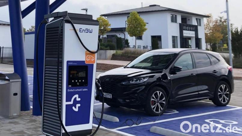 Mit mindestens zwölf Ladepunkten möchte EnBW seine neue Station in Nabburg ausstatten. Symbolbild: EnBW/exb