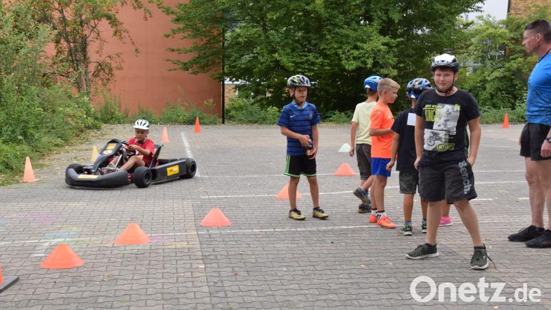 Das Gokart-Fahren im Pausenhof der Schule will der ADAC im Königsteiner Ferienprogramm 2023 wiederholen. Archivbild: wku