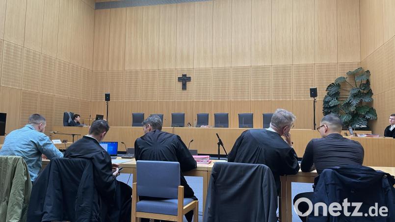 Vor dem Landgericht Weiden müssen sich seit Mittwoch zwei junge Männer wegen Drogenhandels verantworten. Bild: knz