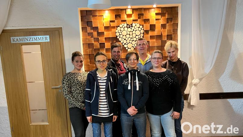 Die neue Vorstandschaft der Reitsportgemeinschaft Stulln setzt sich zusammen aus (von links) Svenja Herrmann, Melanie Hierl, Stefan Bartl-Schöls, Daniela Zinnbauer-Heubl, Martin Schöls, Katrin Pirzer und Margit Gerber. Bild: Bartl-Schöls/exb