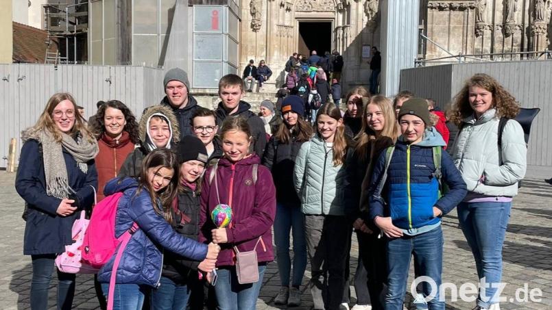 Die Kinder und Jugendlichen verbrachten einen abwechslungsreichen Tag in Regensburg. Bild: Linda Hofmann/KJW/exb