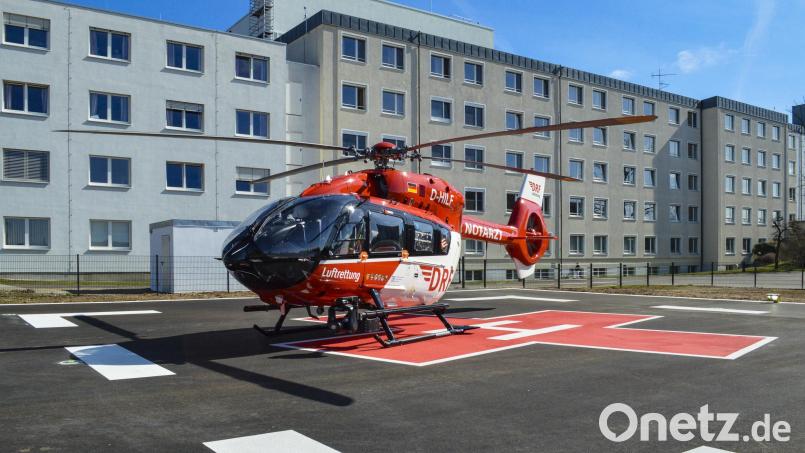 Die neue PIS-Hubschrauber-Landestelle am Krankenhaus Schwandorf bestand den ersten Test: Der Hubschrauber ist sicher gelandet und auch wieder abgeflogen. Bild: Foitzik/exb