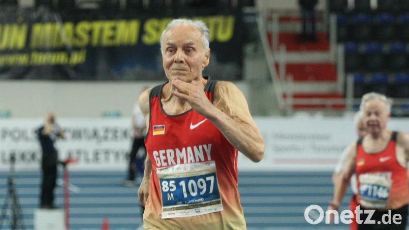 Karl Schmid beim 60-Meter-Sprint. Bild: Lutwin Jungmann