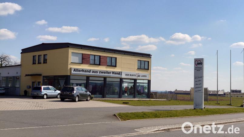 Zum AWO-Kreisverband Tirschenreuth zählen auch die bunten AWO-Läden wie hier in Mitterteich. Die Läden schreiben laut dem Vorstand keine Defizite mehr und bleiben weiter geöffnet. Der Kreisverband beantragte vergangene Woche ein Insolvenzverfahren. In diesem Rahmen sollen bestehende Strukturen des Verbands saniert und optimiert werden. Bild: lue