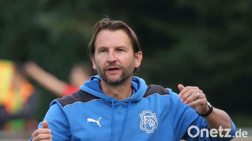 Schmidgadens Trainer Wolfgang Richthammer ist nicht gut auf die Schiedsrichter zu sprechen. Bild: ham