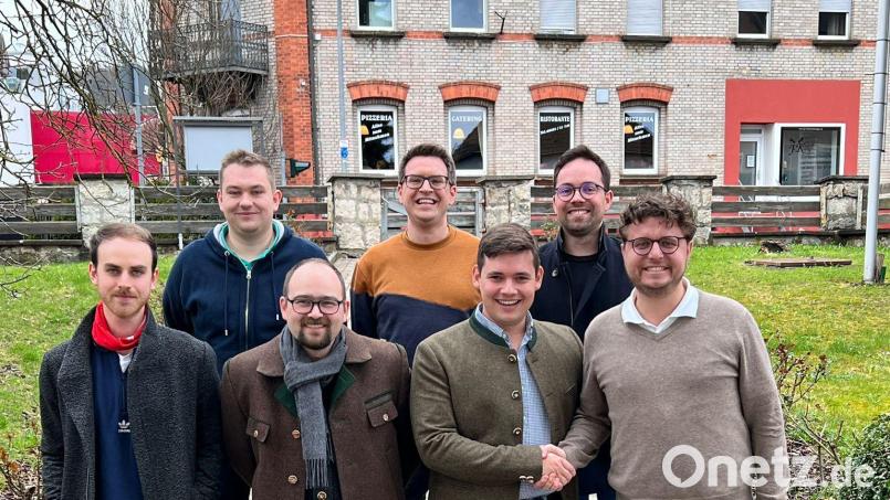 Der Vorstand der Jungen Union Amberg-West mit Sebastian Hüttner, Maximilian Großer, Pascal Glöckner-Bernreuter, Timo Doleschal (vorne von links), Maximilian Pirschel, Stefan Ströhl und Florian Füger (hinten von links). Bild:  Marina Kramer/exb
