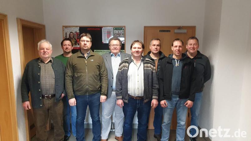 Das Bild zeigt (von links): Bernhard Brandstätter (Jagdpächter), Daniel Ruhland (Kassier), Michael Schlagenhaufer (Jungjagdpächter), Josef Bauer (Vorstand), Christian Eckl (zweiter Vorstand), Armin Zimmermann (Schriftführer), Peter Ruhland (Beisitzer) und Stefan Hammerer (Beisitzer). Bild: Michael Schlagenhaufer/exb