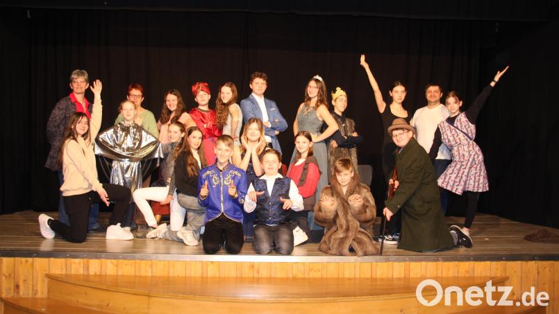 Sie präsentieren das bekannte Märchen Schneewittchen in einer ganz anderen Form. Bild: Prögler/exb