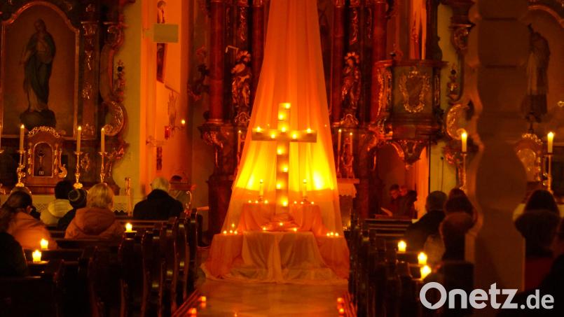 Singen und Meditieren konnten die Besucher beim Taizé-Abend des Singkreises Neunaigen. Bild: Krös/exb