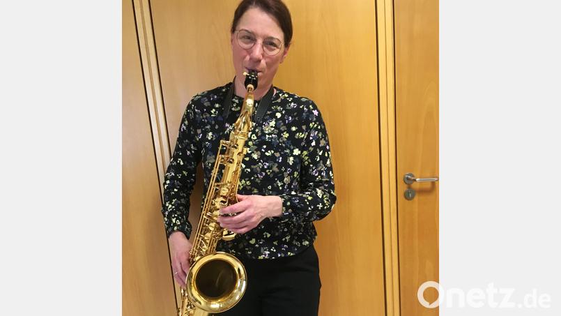 Birgit Ries aus Wolfring spielt seit Juni als Tenorsaxophonistin beim RMZ. Sie will sich musikalisch weiter entwickeln und hat bis 20. Mai viele persönliche Übungseinheiten angesetzt. Bild: ihl