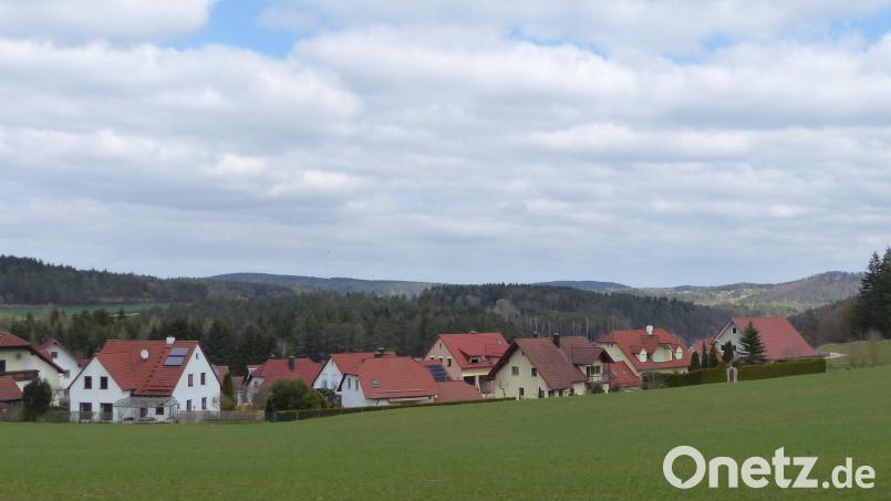 Das neue Baugebiet am Schneiderberg soll sich an die bisherige Bebauung anschließen und die Grundstücke links und rechts der Gemeindeverbindungsstraße nach St. Lampert umfassen. Bild: jp