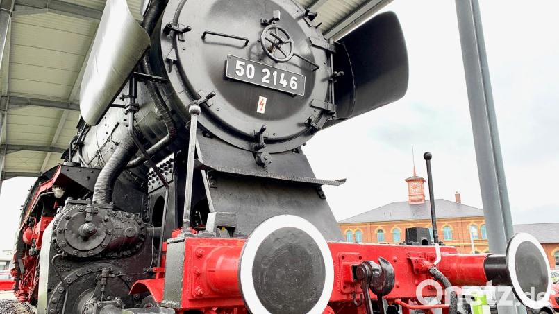 Die historische Dampflok 50 2146 im Gewerbegebiet Mitte in Weiden soll als &quot;bewegliches Denkmal&quot; anerkannt werden. Bild: Gabi Schönberger