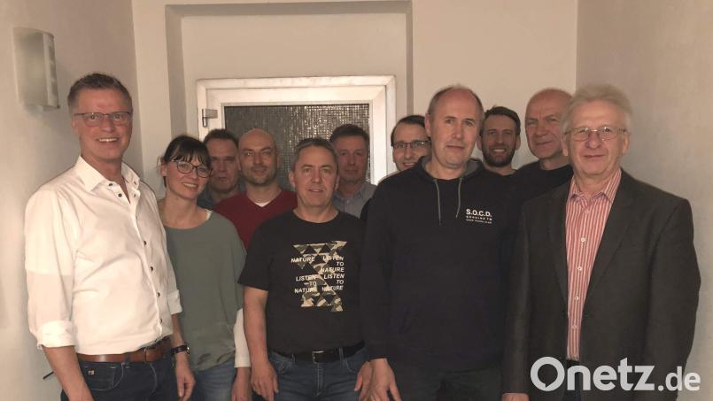 Die neue Vorstandschaft der Jagdgenossenschaft Weiher/Kricklhof (v. l.): Bürgermeister Hermann Falk, Simone Reil, Karl Hanauer, Norbert Stangl, Hermann Ott, Franz Kummert, Michael Beck (stellv. Jagdvorsteher), Werner Wendl (Jagdvorsteher), Michael Reif, Hans Schadl und Laurenz Beck (Jagdvorsteher a.D.). Bild: u