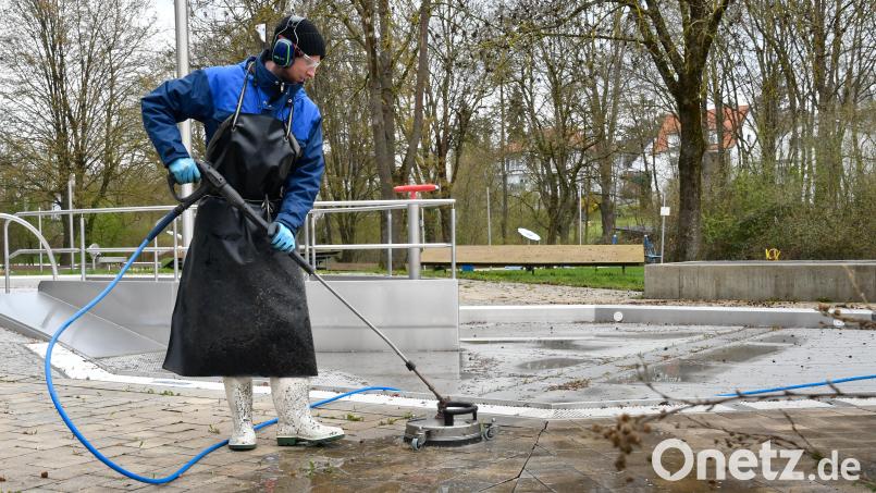 Die Vorbereitungen zur Hockermühlbad-Öffnung laufen. Bild: Petra Hartl