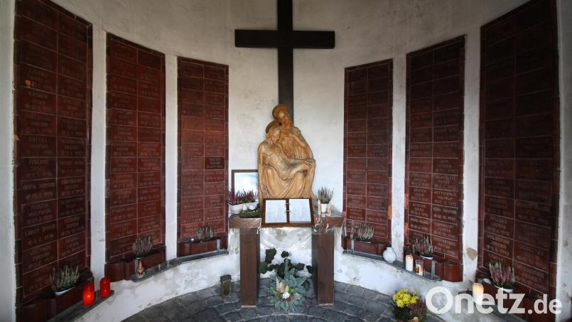 Der Zustand der Pressather "Heldenkapelle" beschäftigt auch den Förderverein für kirchliche und soziale Zwecke, der eine Renovierung nach seinen Möglichkeiten unterstützen will. Bild: bjp