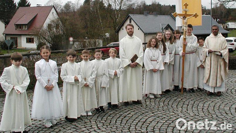 Sechs Kinder aus der Pfarrei Brand empfingen am Weißen Sonntag zum ersten Mal die Heilige Kommunion. Bild: ld