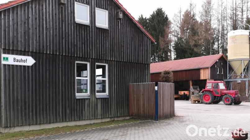 Auch wenn jede Kommune einen eigenen Bauhof unterhält (im Bild Schönsee), so gibt es vermehrt Absprachen beim Ankauf von Spezialgeräten. Bild: Portner