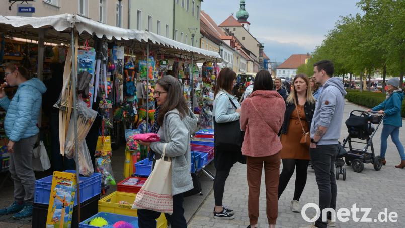Im vergangenen Jahr hätte er einen besseren Besuch verdient gehabt, der Tirschenreuther Ostermarkt. Am Marktsonntag herrschte eigentlich ideales Wetter für einen Bummel über den Marktplatz. Bild: jr