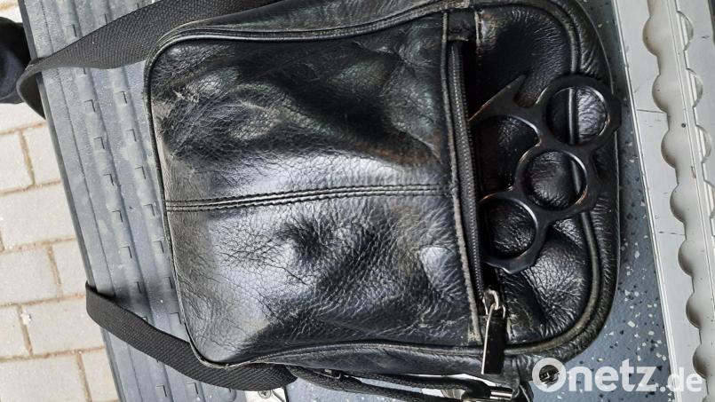 Der Mann behauptete, den Schlagring zur Selbstverteidigung zu brauchen. Bild: Bundespolizei